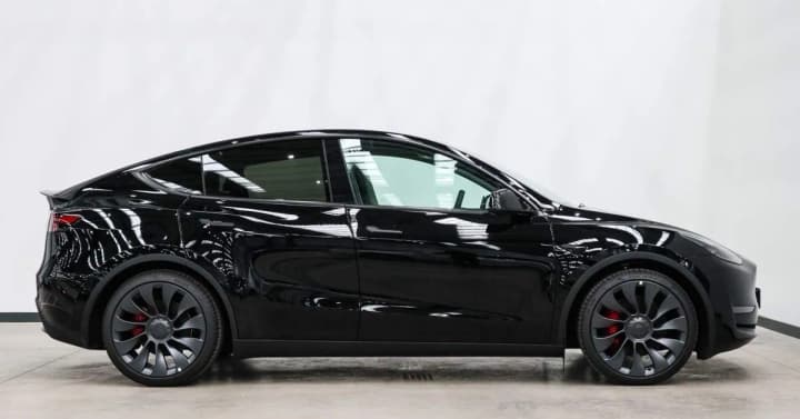 Tesla розпочне виробництво дешевшої версії Model Y