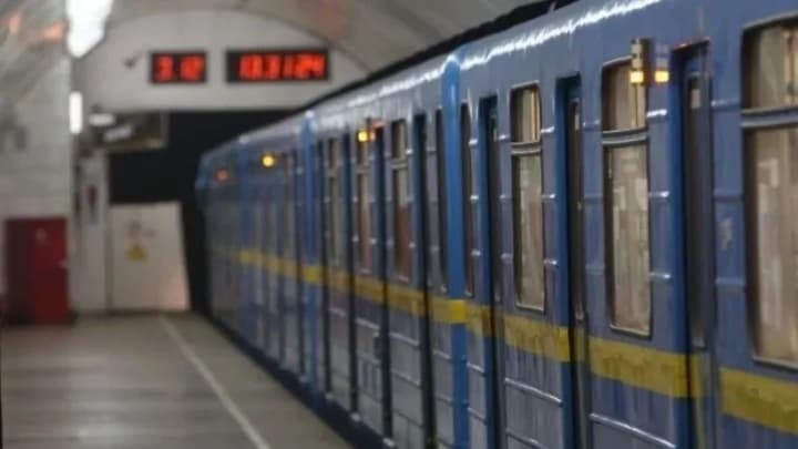 Train traffic on the red line has been restored in Kyiv: details