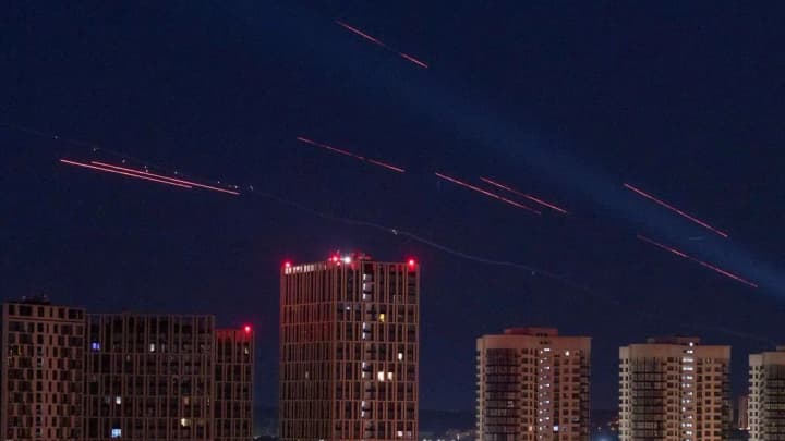 Вночі 17 березня росія атакувала Україну дронами: у Києві працювала ППО