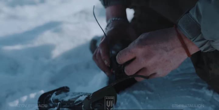 Воїни "Азову" нищівно ліквідували позиції окупантів на Покровському напрямку: відео операції "Землетрус"