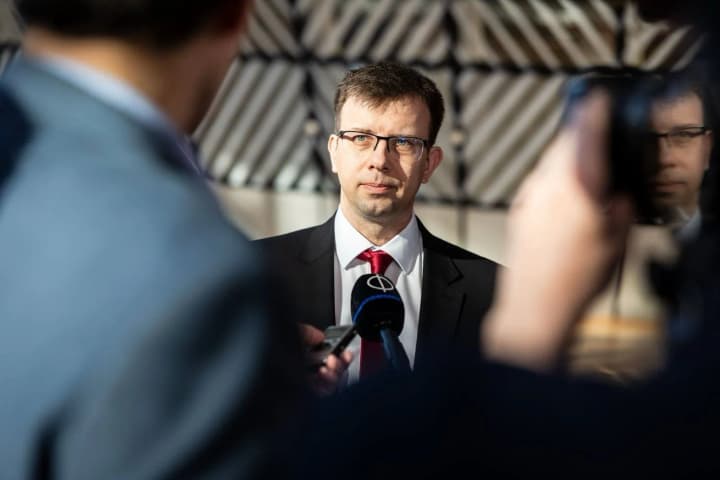 Hungary is once again threatening to veto the EU summit conclusions regarding Ukraine.
