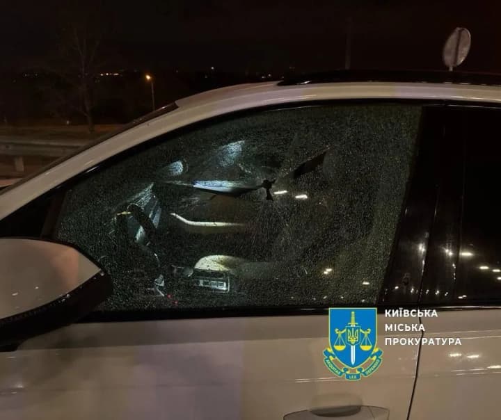 В Киеве устроили стрельбу и избили иностранца из-за долга: подозрение получили трое мужчин