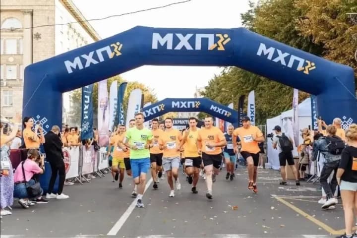 I was afraid to fall asleep and wake up not at home: a medic released from captivity will run a marathon for the sake of her brothers