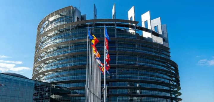 The EU will continue military aid to Ukraine despite pressure from Russia and resistance from Hungary - media