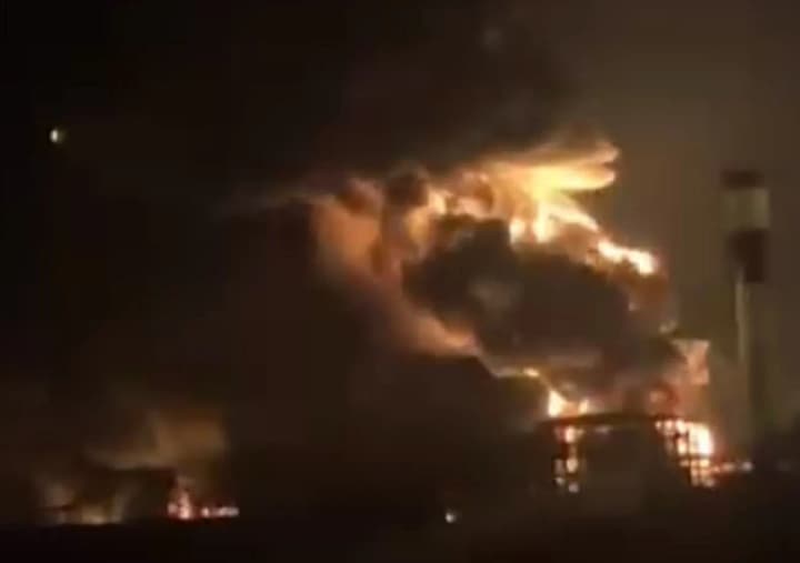 Repeated explosion at an oil depot in Russia after a drone attack: firefighters injured