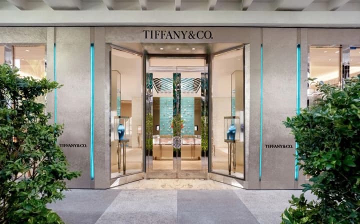 Во Флориде вор проглотил драгоценности Tiffany на $770 тысяч во время кражи, но полиции удалось вернуть их