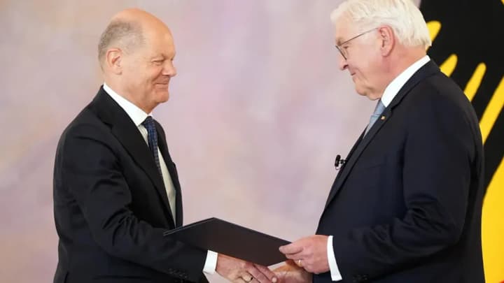 Штайнмаєр офіційно відправив у відставку Шольца та його уряд