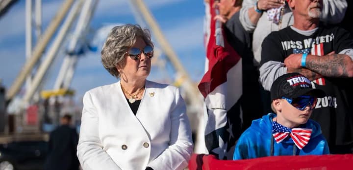 Радник Трампа Волц та Сьюзі Вайлс розкрили конфіденційну інформацію у Venmo