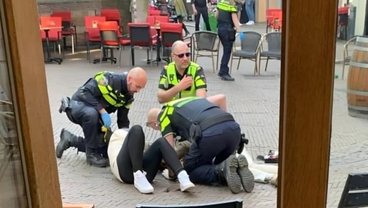 A massacre occurred near Dam Square in Amsterdam: there are wounded, the attacker has been detained