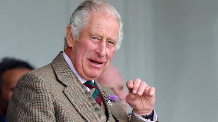 Король Чарльз III потрапив до лікарні через побічну реакцію на лікування