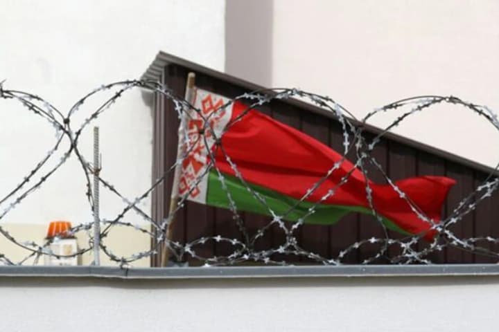 ЄС ввів санкції проти 25 осіб і 7 організацій білорусі через порушення прав людини та підтримку війни рф