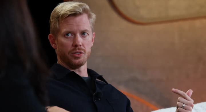 Илон Маск требует от Стива Хаффмана из Reddit удалить критику сотрудников DOGE