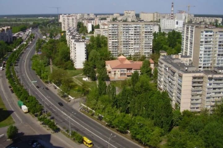 У Києві на проспекті Європейського Союзу наземний громадський транспорт курсуватиме зі змінами: що відомо