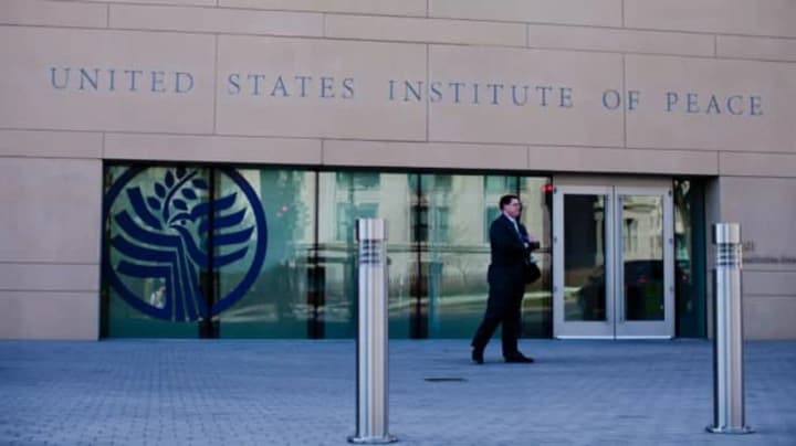 WP: адміністрація Трампа звільнила сотні співробітників Інституту миру США