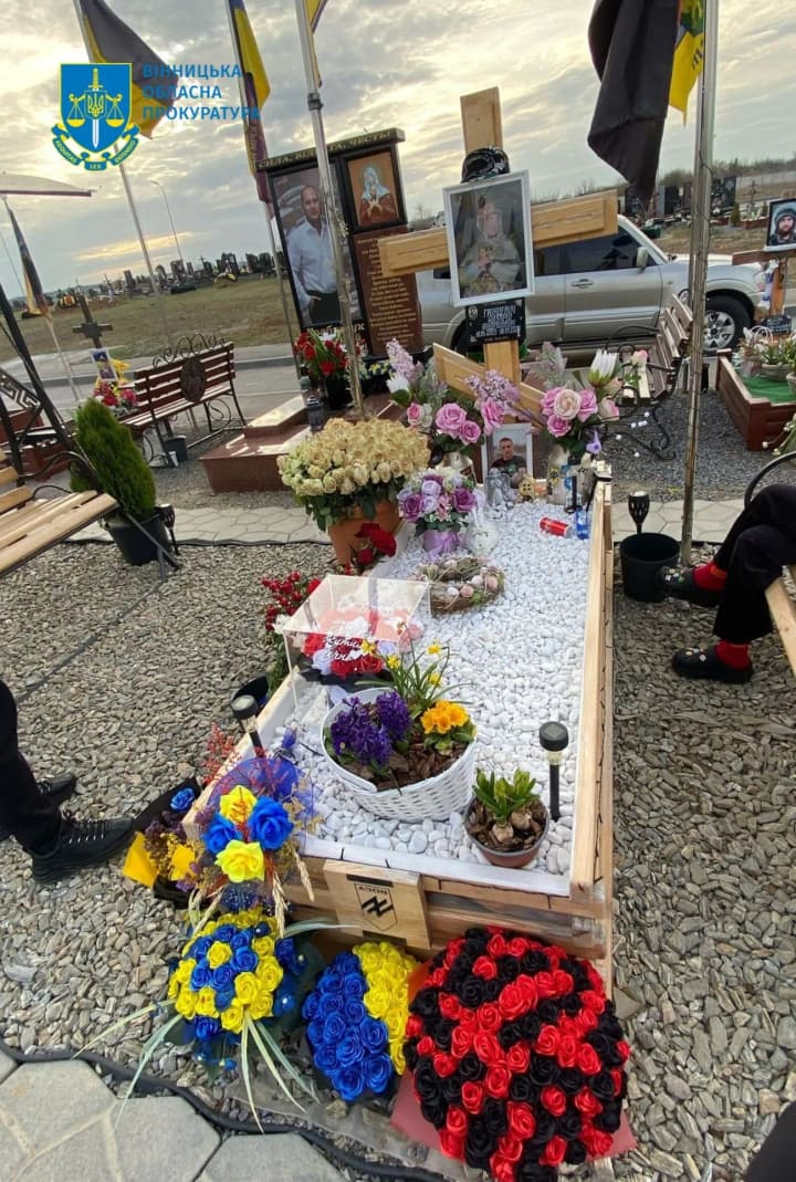 Винничанка получила подозрение за кражу с могилы самого молодого защитника "Азовстали" "Гренки"