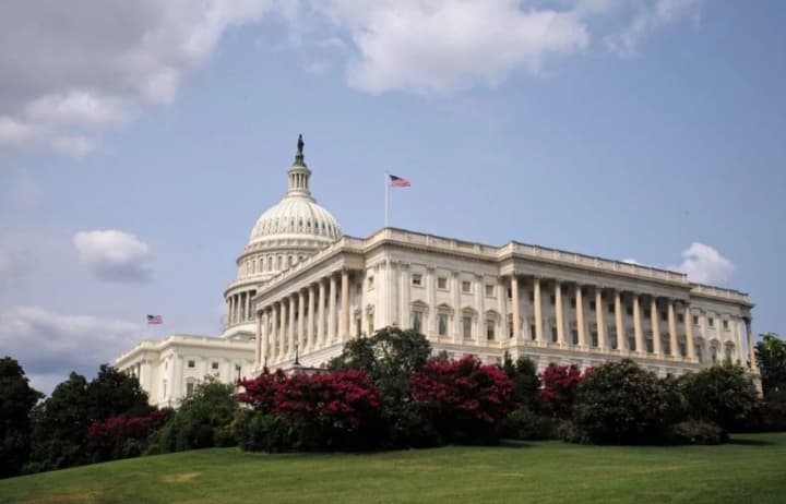 Заборонене кохання: уряд США наклав табу на інтимні стосунки своїх працівників у Китаї з місцевими мешканцями