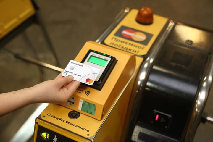 Technical failure: contactless payment for travel is unavailable in the subway