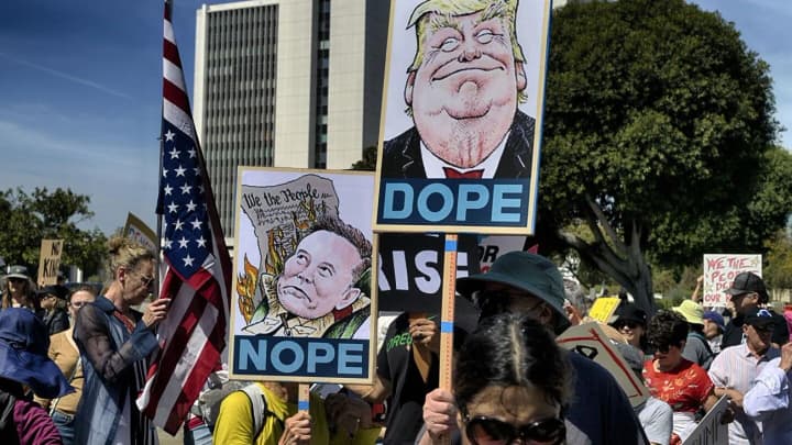 У США планують 1200 акцій протесту проти Трампа та Маска - Reuters