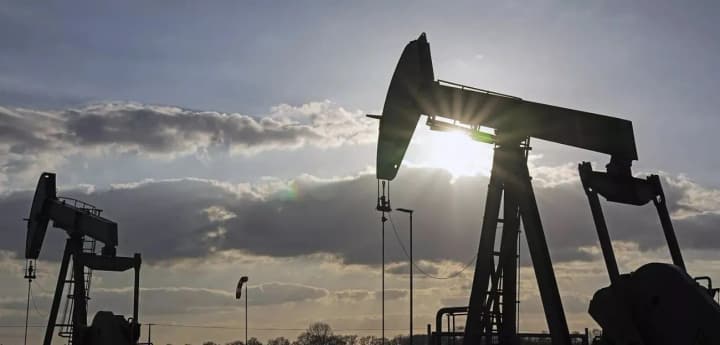 Цены на нефть падают на фоне опасений рецессии вследствие торгового противостояния США и Китая