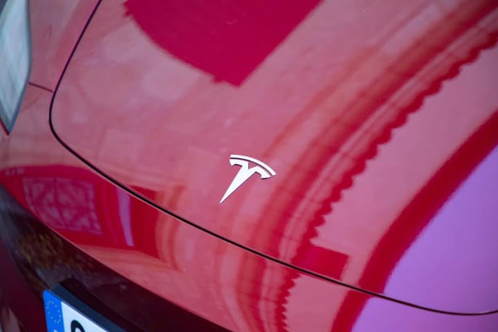 Ціни на вживані Tesla в США і Британії падають швидше, ніж раніше – FT