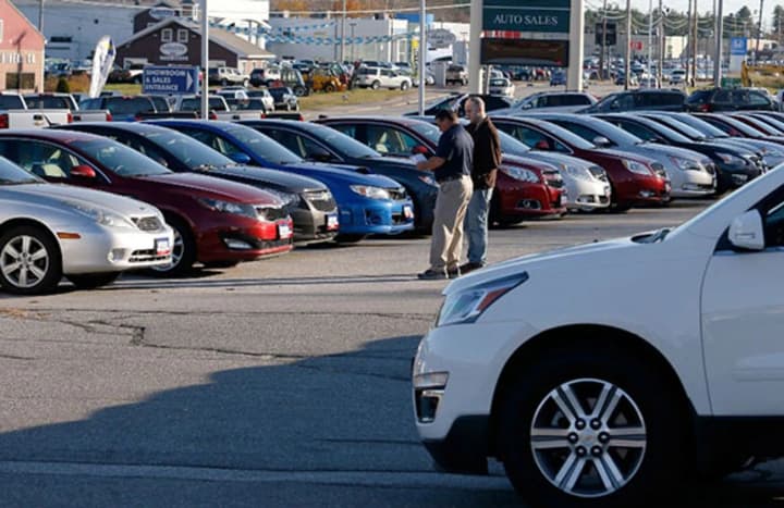 Канада введет пошлину на авто из США в ответ на действия Трампа