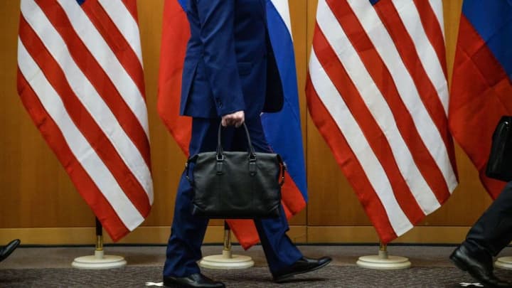 США та росія домовились про банківські послуги для своїх дипмісій