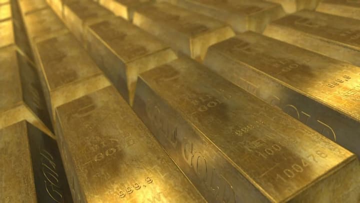 Gold prices hit a record high - FT
