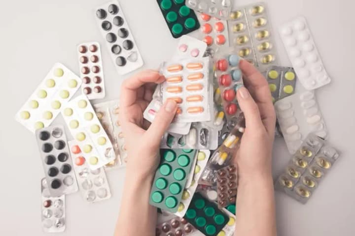 Знижувати ціни на "чіпси й газовану воду" - це не про медичну доцільність. Нардеп розкритикувала Топ-100 ліків від МОЗ