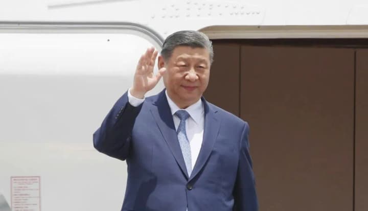 Китай закликає В'єтнам протистояти тиску США під час візиту Сі Цзіньпіна