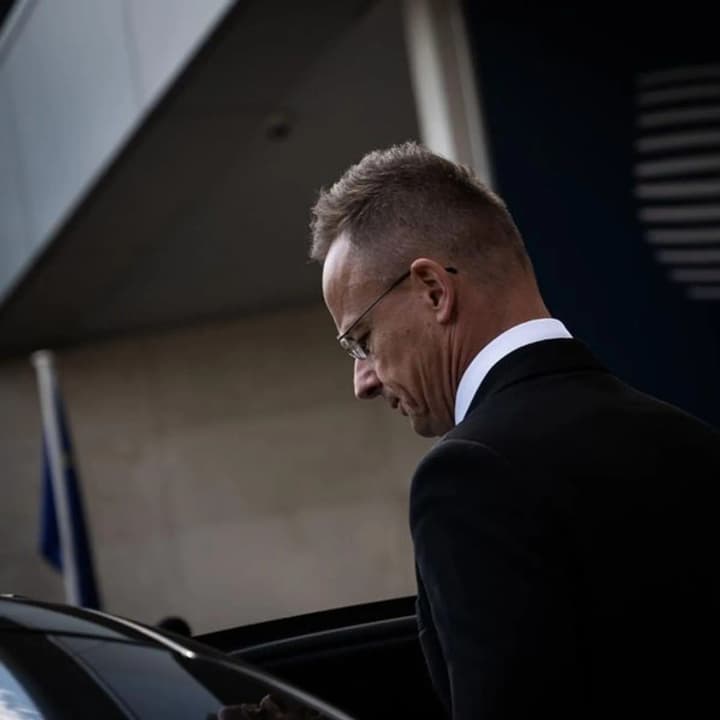 Szijjártó stated that the EU is considering sending "military advisors" to Ukraine, Hungary is once again in opposition