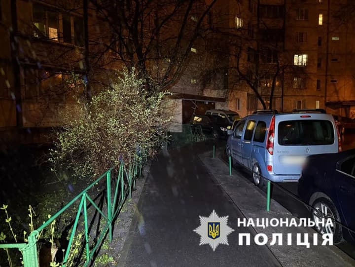 У Києві чоловік вдарив ножем військового: зловмиснику загрожує до 8 років тюрми
