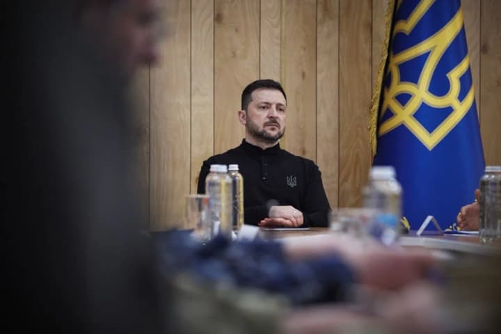 Listened to a report on protection against Russian attacks, as well as the situation with grain exports: Zelenskyy held a meeting in Odesa