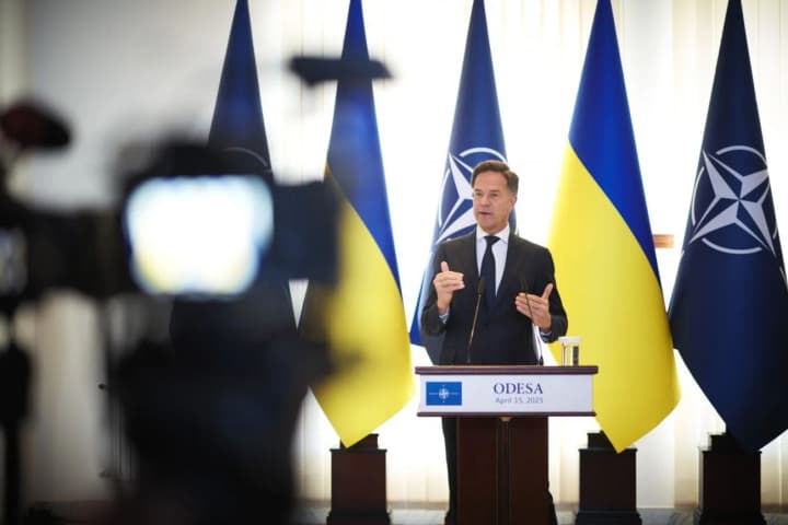 Ще не визначилися з точним форматом: Рютте не зміг відповісти, чи запросять Зеленського на саміт НАТО 