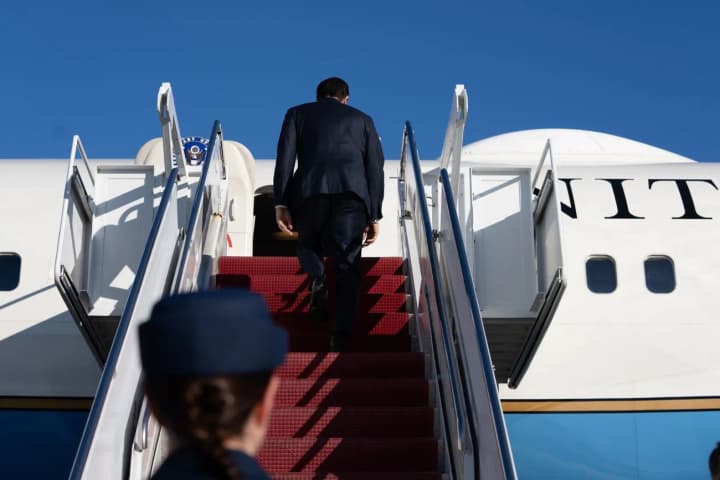 Держсекретар США та спецпредставник Трампа відвідають Париж, говоритимуть про Україну - Politico