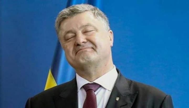 Официально обвиняемый в содействии террористам ОРДЛО Порошенко пытается расшатывать страну во избежание наказания - эксперт