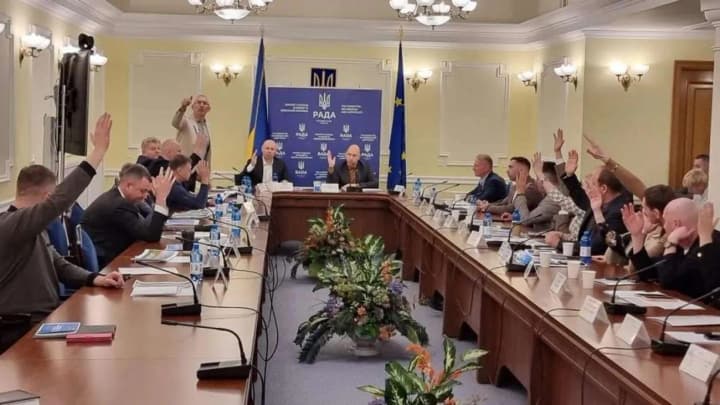 Аграрный комитет Рады считает необоснованными претензии ФГИУ на земли НААН и сомневается в эффективности Госзембанка – решение