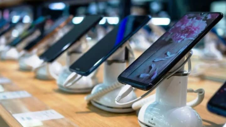 American Chamber of Commerce: UAH 5.5 billion - budget losses from the shadow market of smartphones