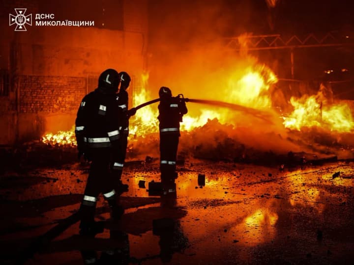 Russian Federation strike on Mykolaiv with UAV of unidentified type: rescuers showed the consequences