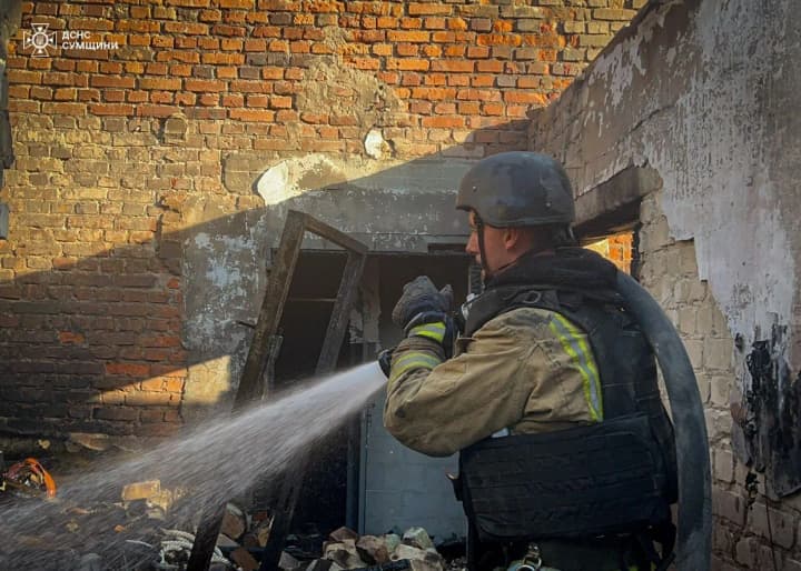 Russia attacked Sumy region, damaged the rescuers' car: photo