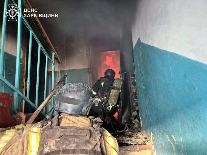 Харківщина: ворог атакував селище під Куп’янськом, палала багатоповерхівка