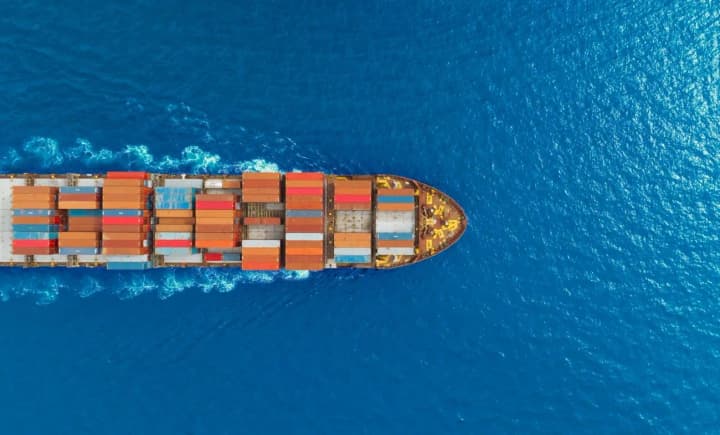 Маскировка для уклонения от пошлин Трампа: Китай пытается выдать свой экспорт за корейский, считают в Сеуле