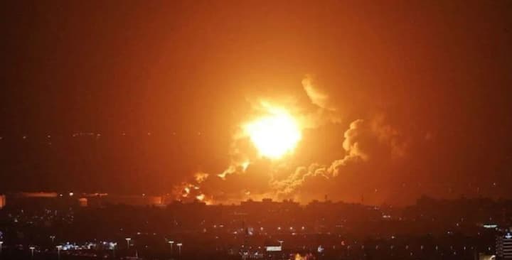 Houthis accuse the US of new airstrikes on central Sana'a: 12 dead and 30 injured reported