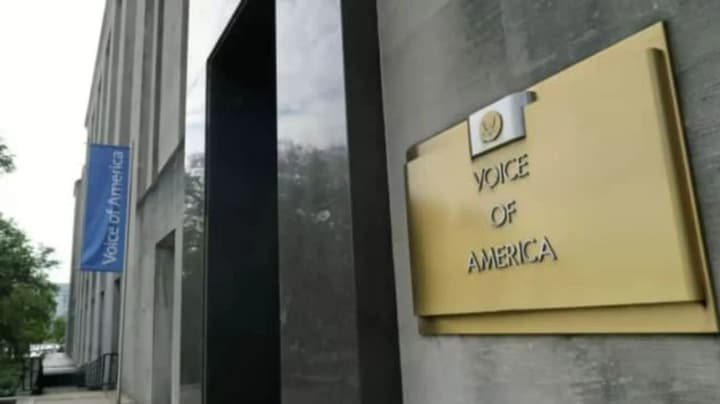 Суд зобов’язав адміністрацію Трампа відновити "Голос Америки"