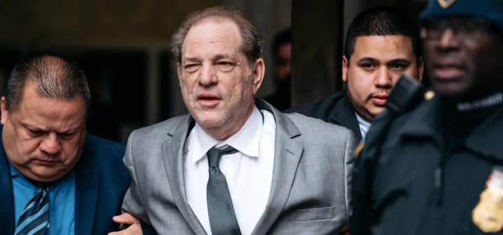 Змушував жертв "відчувати себе маленькими" - відбувається повторний суд над кінопродюсером Вайнштейном