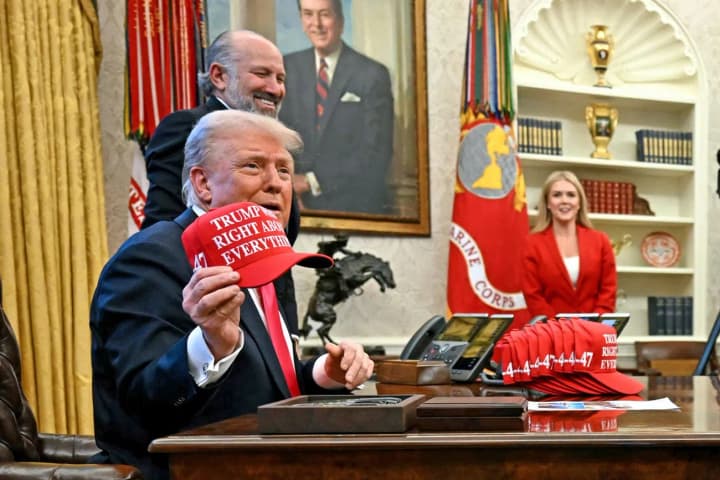 В онлайн-магазині Трампа почали продавати товари з написом "Trump 2028"