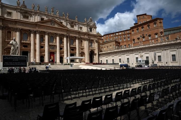 На похоронах Папи Франциска очікується близько 200 000 осіб - ЗМІ