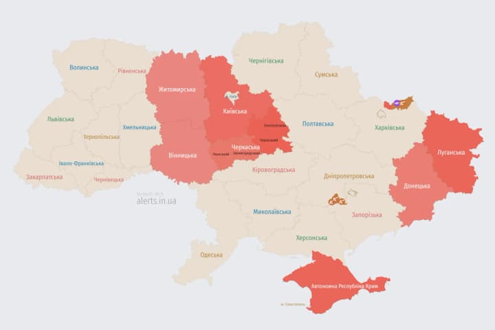 Air defense is working in the Kyiv region amid the threat of enemy drones