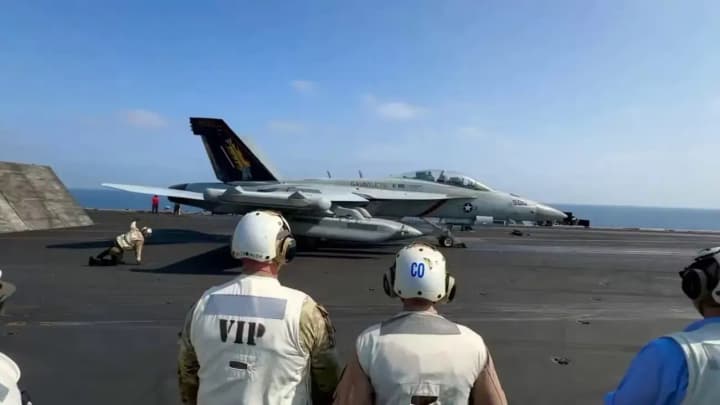 США втратили винищувач F-18 у Червоному морі: літак впав за борт авіаносця
