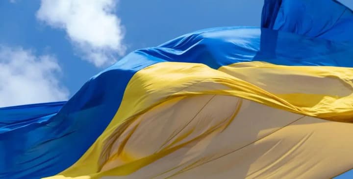 To avoid damage due to bad weather, the main national flag of Ukraine will be lowered in Kyiv on May 1