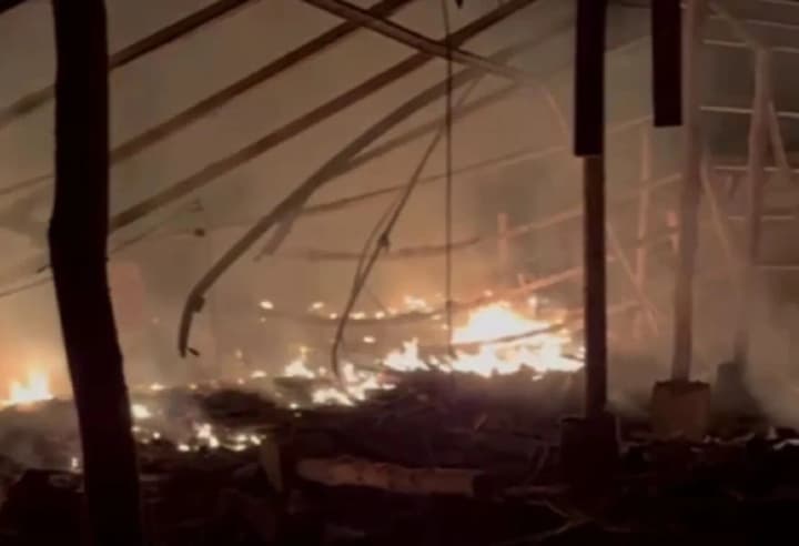 На Сумщині вночі пролунали вибухи: під удар потрапив об'єкт промисловості